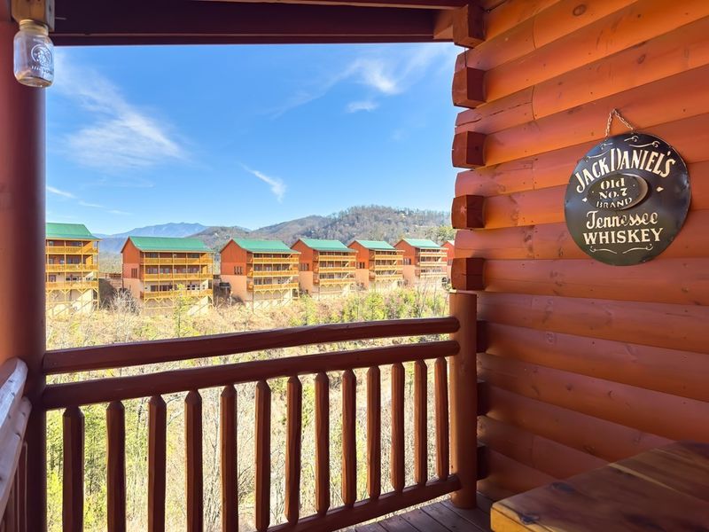 2517 Laurel Point Way #LAZYBEARLODGE, Sevierville, TN 37862