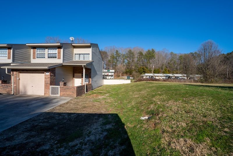 1315 Mountain Meadows Way, Sevierville, TN 37862