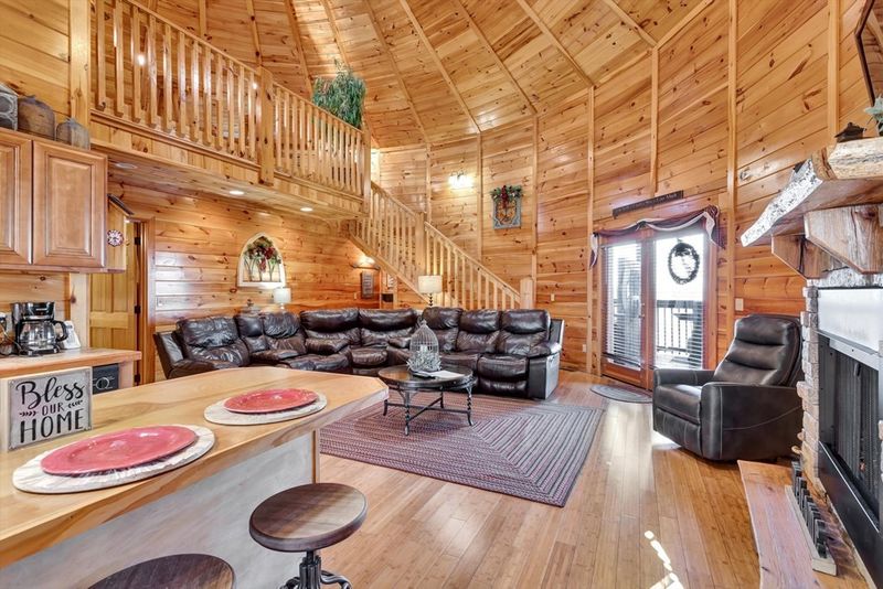 1084 Towering Oaks Dr #DECLANSVIEW, Sevierville, TN 37876