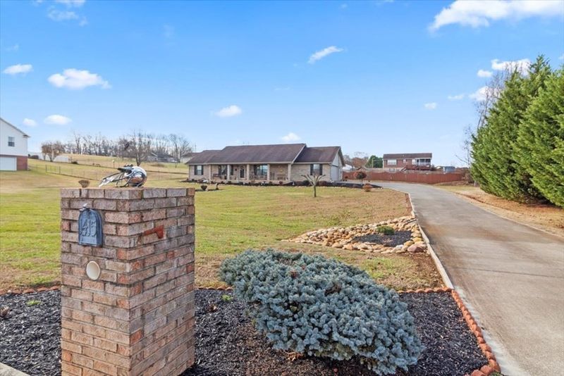 1415 Double D, Sevierville, TN 37876