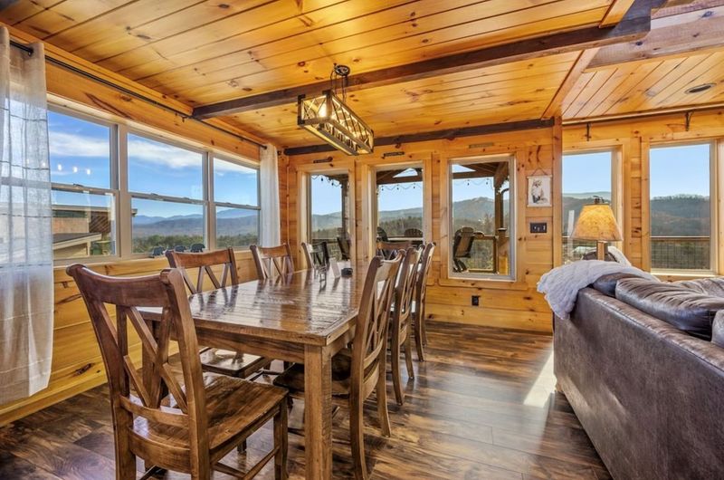 2722 Red Sky Dr, Sevierville, TN 37862