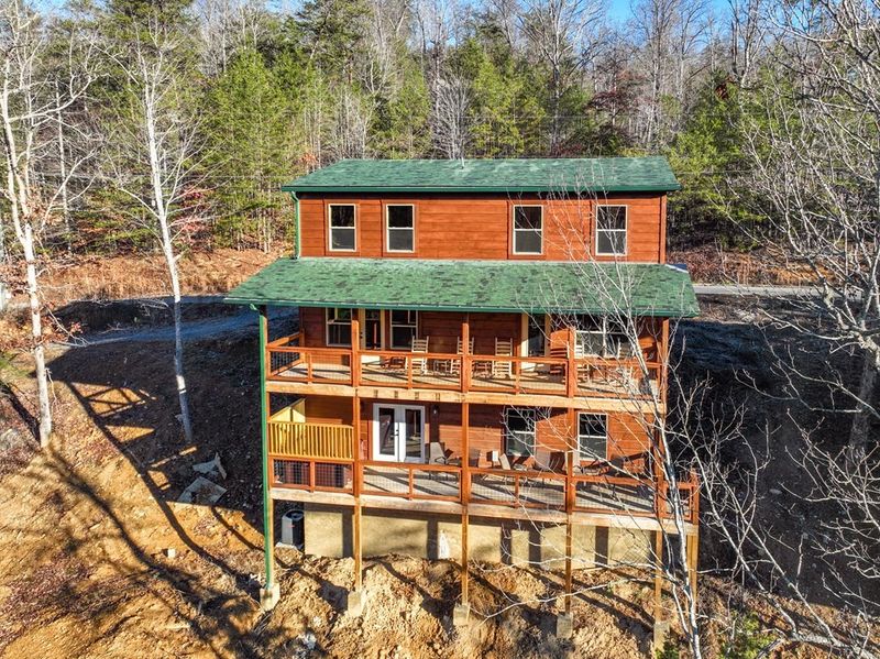 1581 Bear Valley Rd, Sevierville, TN 37876