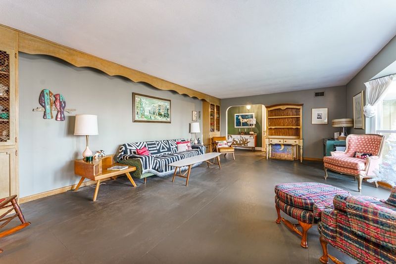 1005 Outer Dr, Oak Ridge, TN 37830