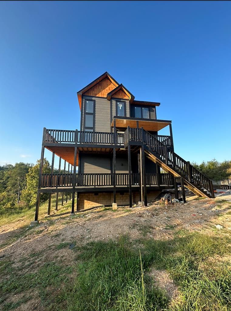 1279 Upper Middle Creek Rd, Sevierville, TN 37876