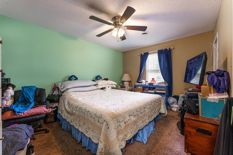 48194821 Pleasant Ridge Rd, Knoxville, TN 37912