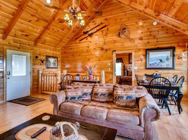 4185 Chamberlain, Sevierville, TN 37862