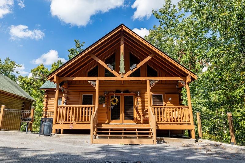854 Black Bear Cub Way, Sevierville, TN 37862