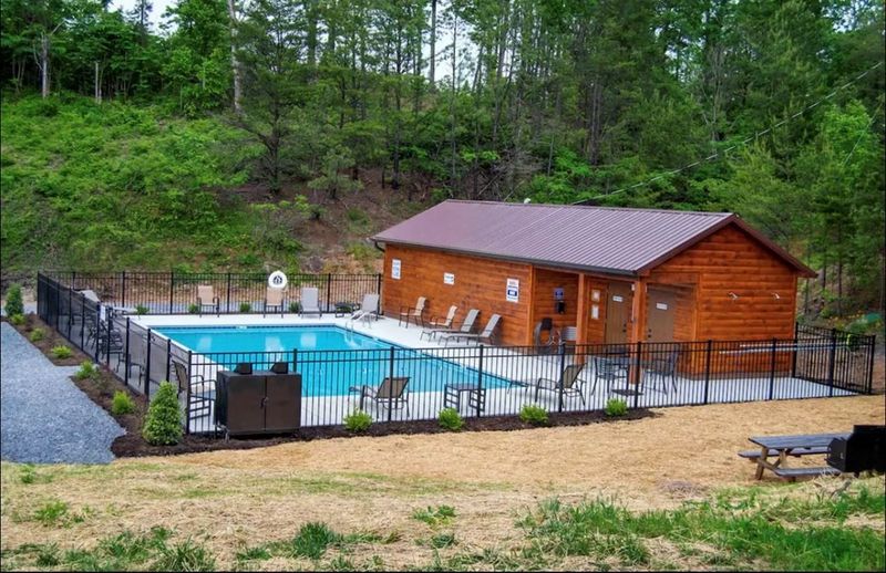 2855 Eagle Crest Way, Sevierville, TN 37876