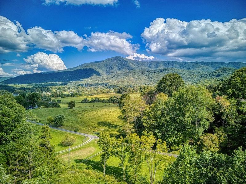 3807 Saddle Brook Way, Sevierville, TN 37862