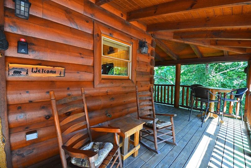 2034 Bear Haven Way #SOUTHERNCOMFORTMEMORIES, Sevierville, TN 37876
