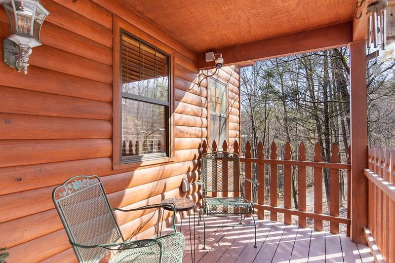 3046 Walters Way #HAPPYCUBCABIN, Sevierville, TN 37862