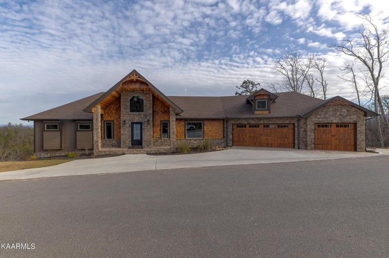 3089 Smoky Bluff Trl, Sevierville, TN 37862