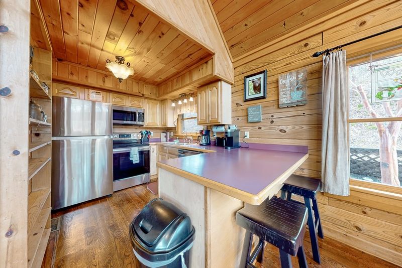3517 Sugar Maple Loop Rd, Sevierville, TN 37862