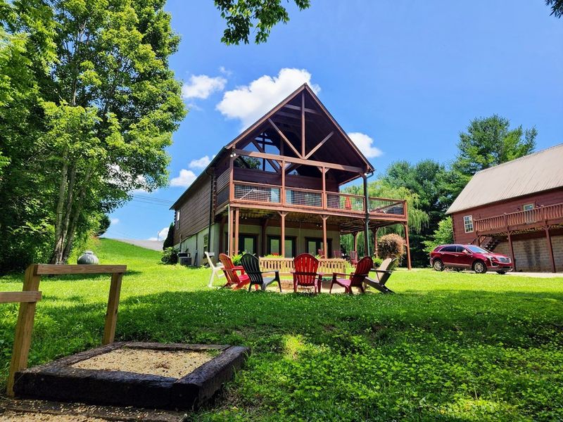 1940 Pittman Center Rd, Sevierville, TN 37876