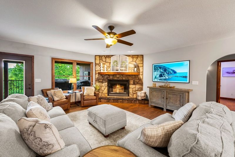 1526 Woodstock Dr, Sevierville, TN 37862