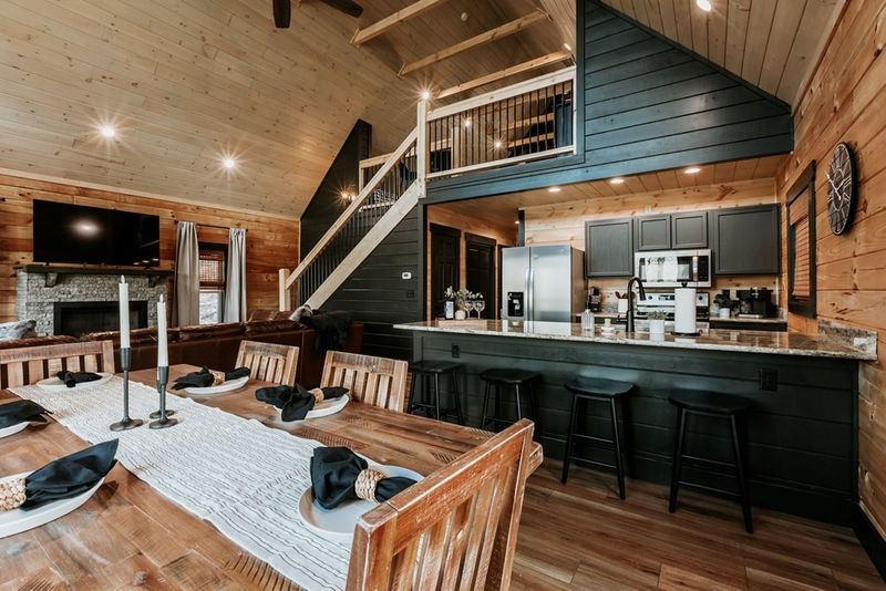 2417 Paradise Falls Way, Sevierville, TN 37862