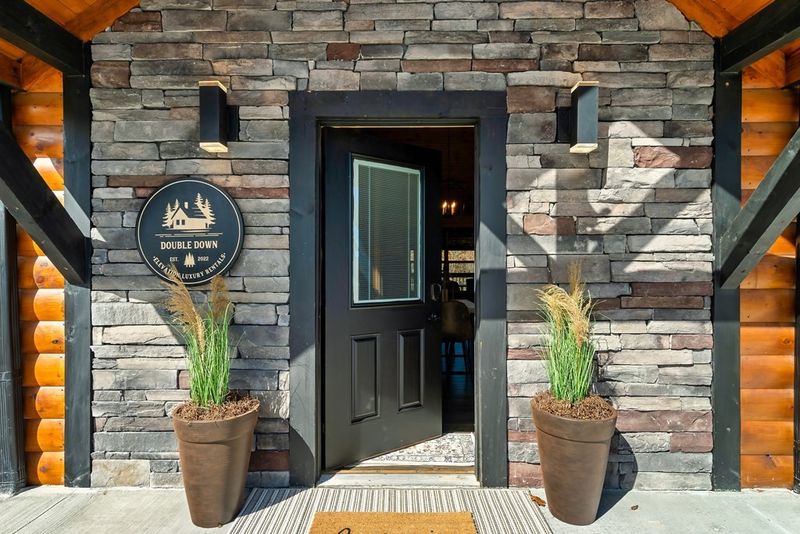 514 Hideaway Ridge Cir, Sevierville, TN 37862