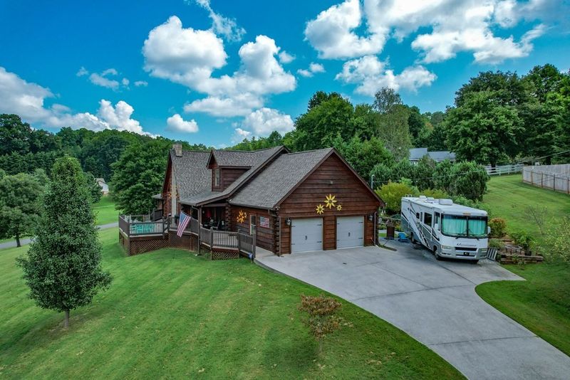 3320 Valley Ln #SUNFLOWERLODGE, Sevierville, TN 37862
