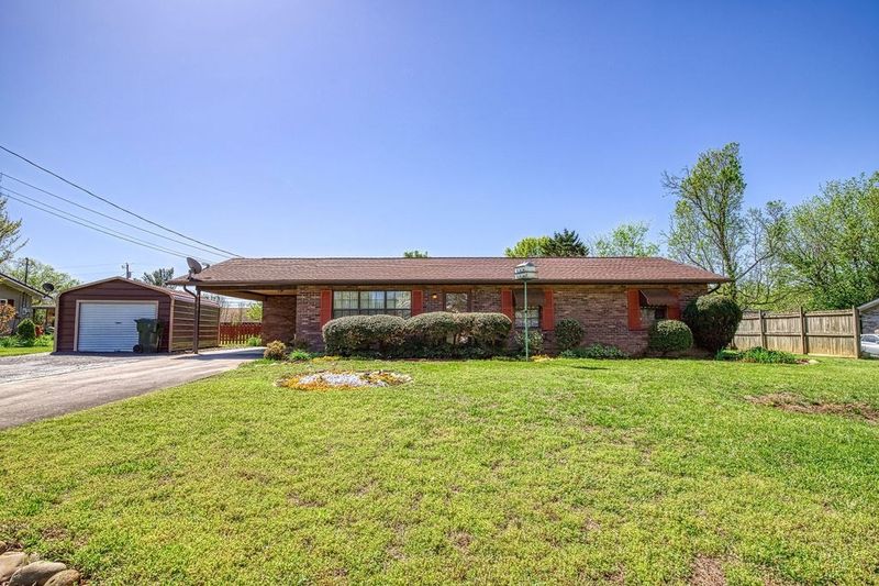 1259 Tulip Cir, Sevierville, TN 37862