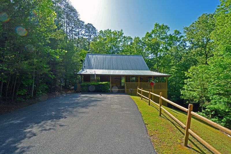 3503 Mountain Top Ln, Sevierville, TN 37876