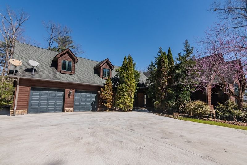 3273 Burns Rd, Sevierville, TN 37862