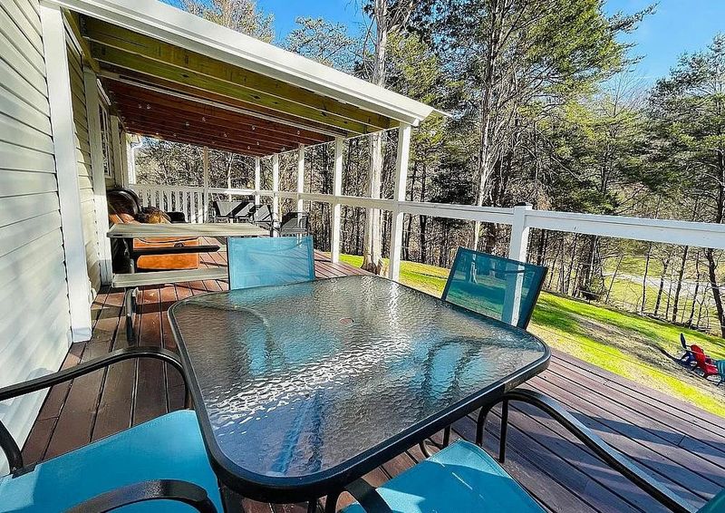 1730 Springer Rd, Sevierville, TN 37876