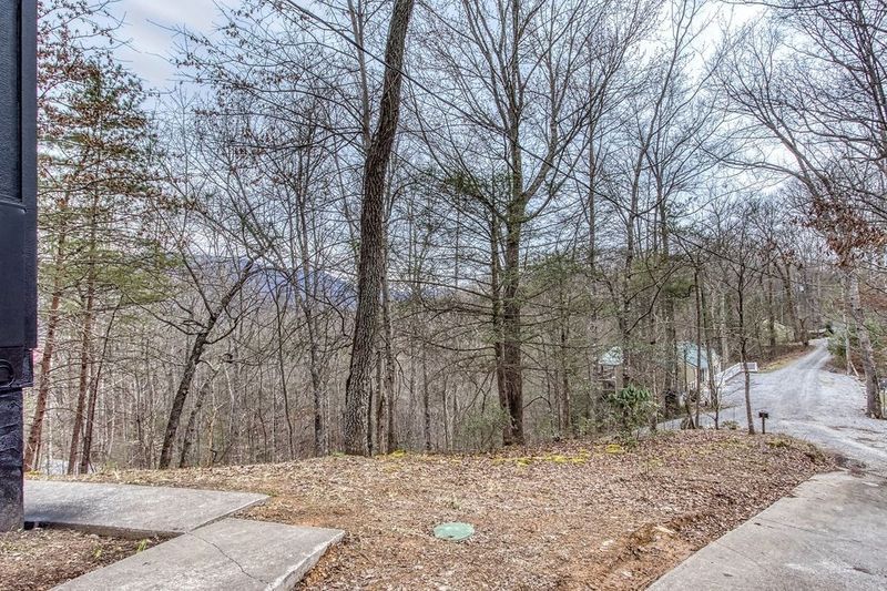 2760 Hawks View Trl, Sevierville, TN 37876