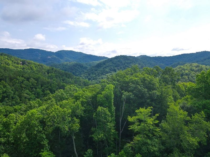 114 Settlers View Ln, Sevierville, TN 37862