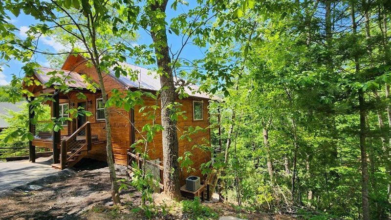 936 Fir St, Sevierville, TN 37876