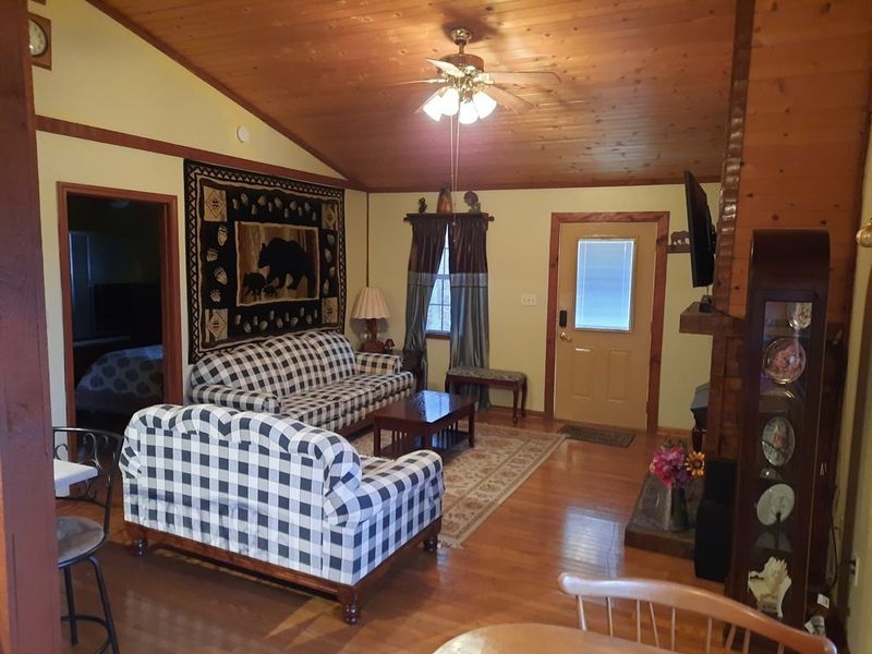 2176 Little Valley Rd, Sevierville, TN 37862
