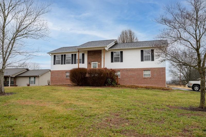 1704 Ridge Ct, Sevierville, TN 37862