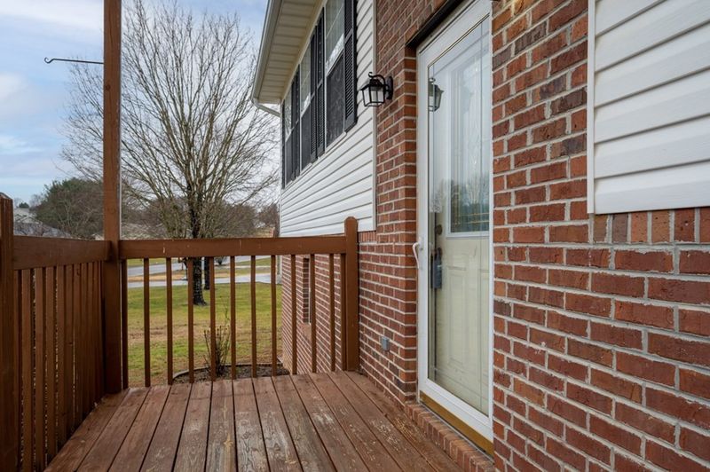 1704 Ridge Ct, Sevierville, TN 37862