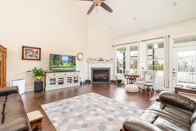 1625 Cascading Falls Ln, Sevierville, TN 37876