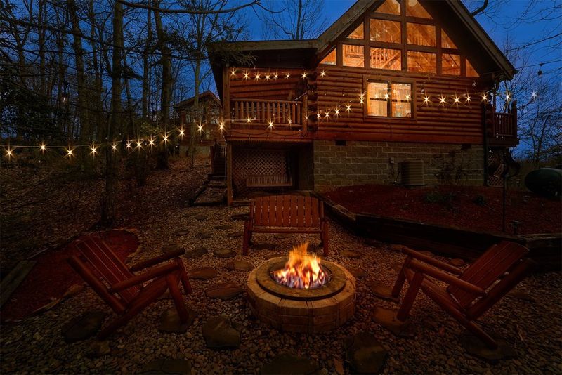 2421 Ridgehigh Ps, Sevierville, TN 37876