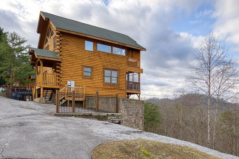906 Black Bear Cub Way #AWESOMEVIEWS, Sevierville, TN 37862