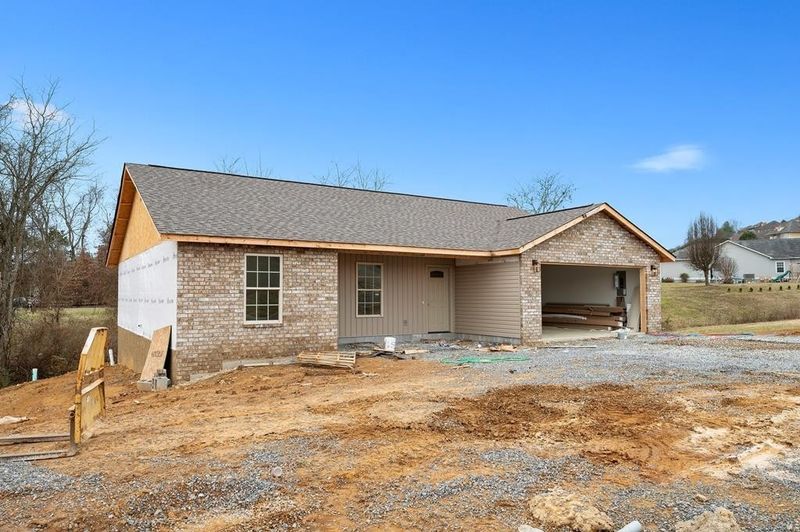 828 Brooklyn Springs Ct, Sevierville, TN 37862