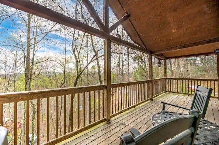 2519 Piney Dr, Sevierville, TN 37876