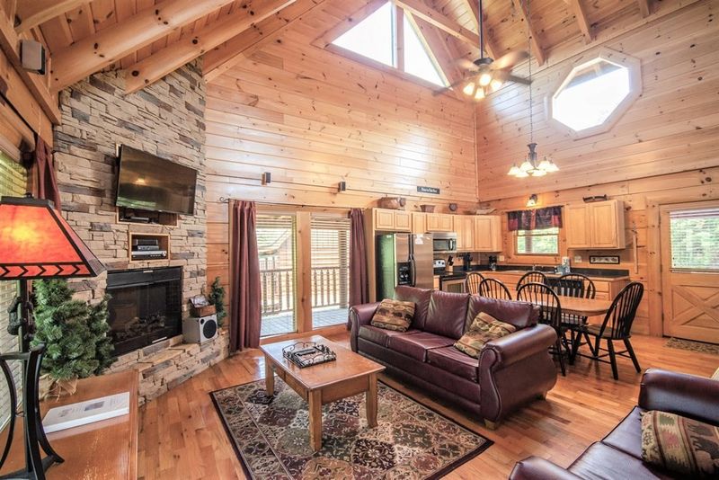 1942 Cougar Crossing Way #LIFEISGOOD, Sevierville, TN 37862