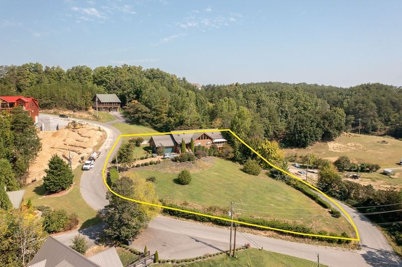 1510 Nicoha Blvd, Sevierville, TN 37876