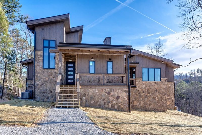 2118 Megan Ridge Dr, Sevierville, TN 37876