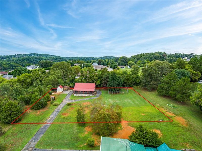 1414 Twin Oaks Rd, Sevierville, TN 37876