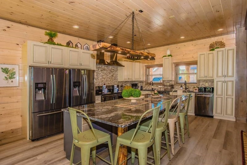 21 Reed Schoolhouse Rd, Sevierville, TN 37862