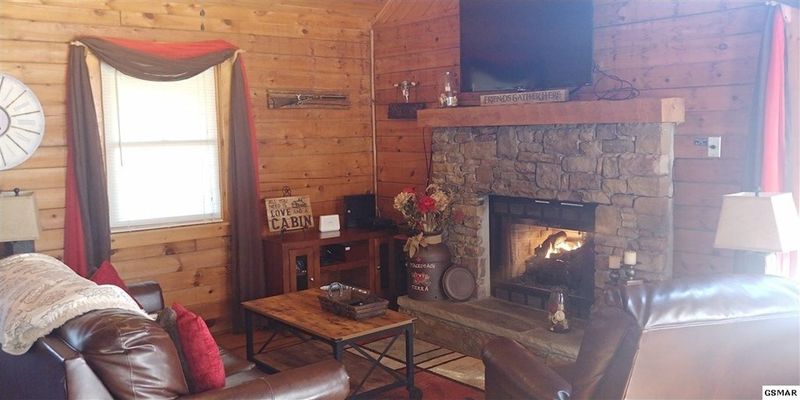 1724 Ridgecrest Dr, Sevierville, TN 37876