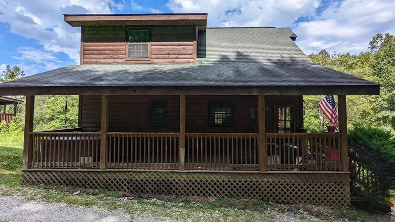 18301 Creek Hollow Way, Sevierville, TN 37876