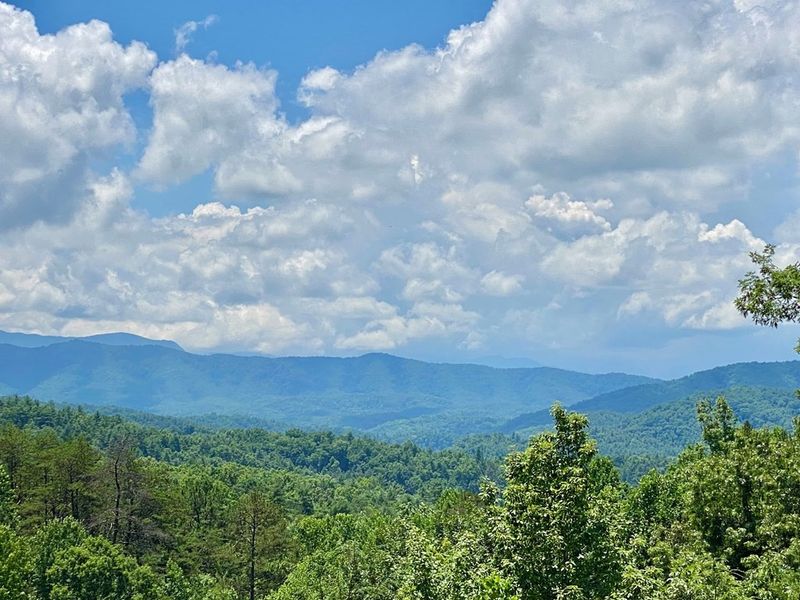 895 Obes Branch, Sevierville, TN 37876