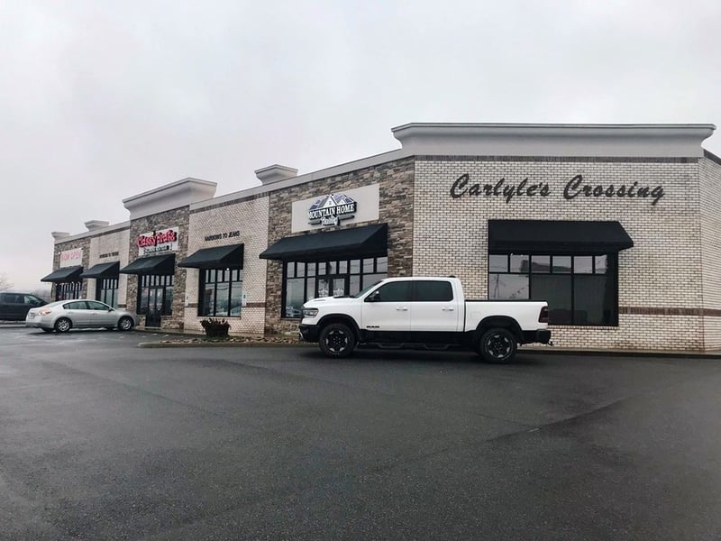 1989 Winfield Dunn Pw, Sevierville, TN 37876