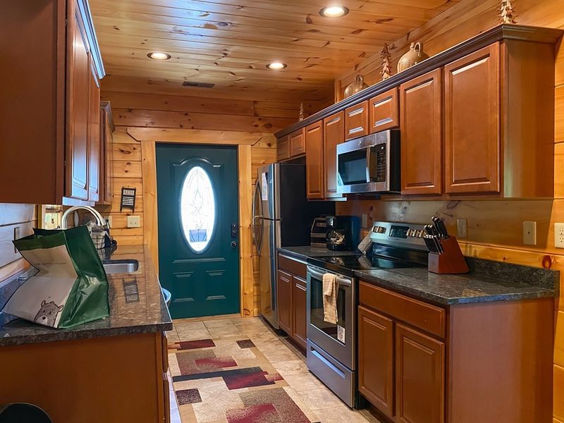 1129 Autumn Path Way, Sevierville, TN 37862