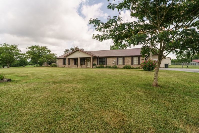 1067 Valley View Cir, Sevierville, TN 37876