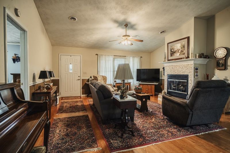 1067 Valley View Cir, Sevierville, TN 37876