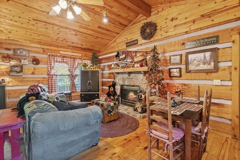 1015 Walini Way, Sevierville, TN 37876
